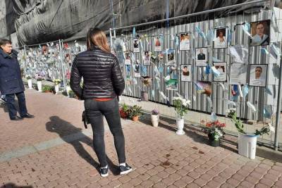 Беглов пообещал сохранить в Петербурге стену памяти погибшим медикам
