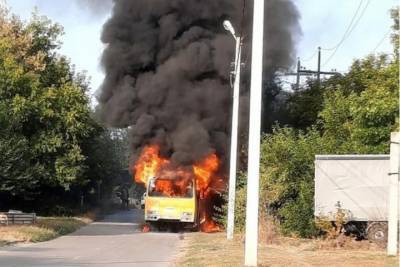 В Ростовской области на ходу загорелся автобус со школьниками