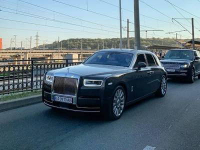 На одной из улиц Киева заметили Rolls-Royce за 17 миллионов гривен
