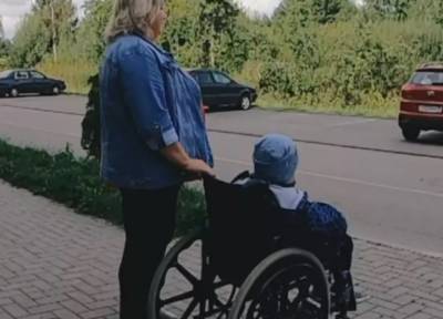 Салон испачкает: под Калининградом таксист отказался везти ребенка-инвалида
