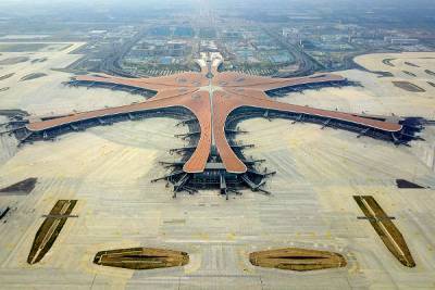 Крупнейший аэропорт мира Дасин отметил год работы