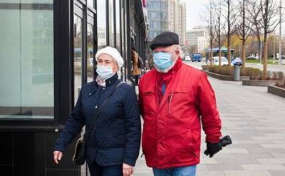 Власти Москвы призывают жителей старше 65 лет и с хроническими заболеваниями с понедельника не выходить из дома