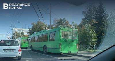 В Казани на улице Ершова из-за массовой остановки троллейбусов образовались заторы
