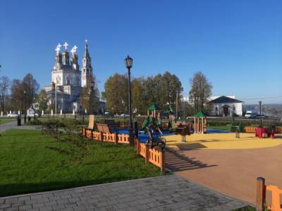 Центральную площадь Верхотурья открыли после реконструкции за 196 млн рублей