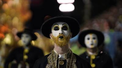 Власти Бразилии отложили карнавал в Рио-де-Жанейро