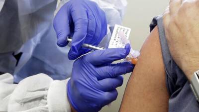 Вакцина от коронавируса появится уже в этом году: достаточно одного укола