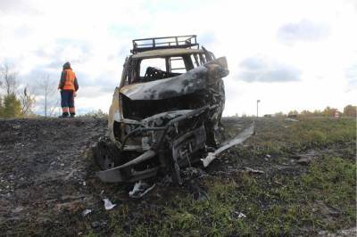 В Тюменской области на трассе в аварии погиб водитель джипа