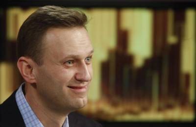 Навальный написал, что омские парамедики давали ему атропин