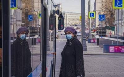 Власти Москвы рекомендуют жителям с хроническими заболеваниями и старше 65 лет с понедельника оставаться дома