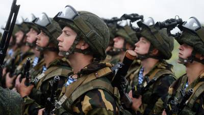 Участвовавшие в маневрах российские десантники покидают Белоруссию