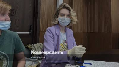 Задержавших корреспондента “Ъ” полицейских вызвали в суд по делу о пикете за Сафронова