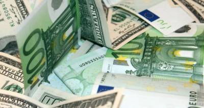 Падение российской валюты: курс евро превысил 90 рублей