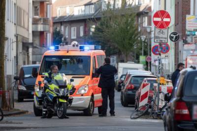 В Париже мужчина с мачете напал на прохожих возле редакции Charlie Hebdo