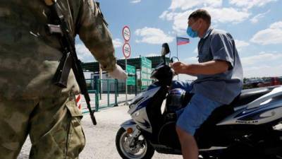 Главный террорист "ЛНР" Пасечник запретил людям с пропиской в ОРЛО пересечение КПВВ в Станице Луганской чаще, чем раз в месяц