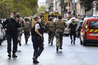 Прокуратура Парижа считает нападение с мачете «покушением на убийство»