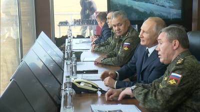 Путин наблюдает за ходом стратегических учений «Кавказ-2020» — видео