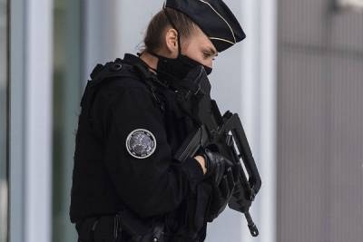Мужчина устроил поножовщину в Париже близ редакции Charlie Hebdo