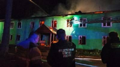 Под завалами сгоревшего дома в деревне Березовики нашли человека