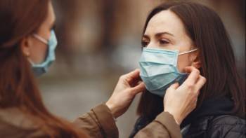 Люди без масок виноваты в распространении коронавируса