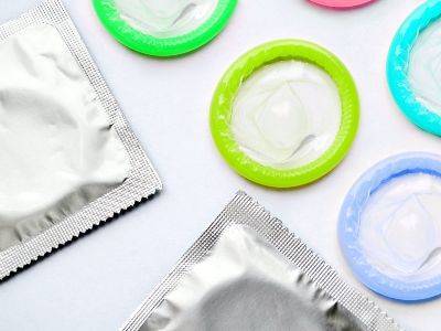 Полиция во Вьетнаме накрыла нелегальную фирму, которая мыла и перепродавала использованные презервативы