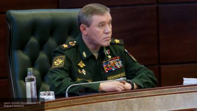 Генерал Герасимов указал на наращивание военной активности НАТО у границ РФ