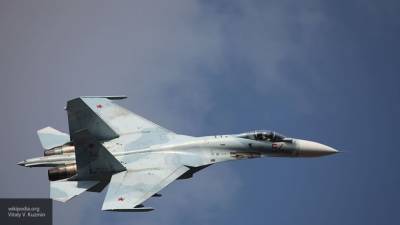 Российский Су-27 перехватил два стратегических бомбардировщика ВВС США