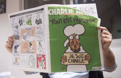 Власти Франции признали нападение возле Charlie Hebdo терактом