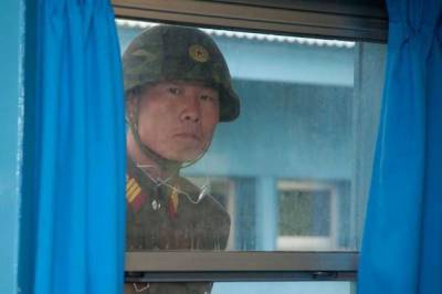 Южная Корея считает, что ее чиновника в КНДР убили из-за коронавируса