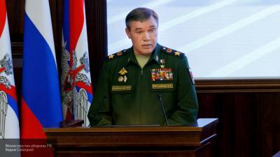 Герасимов рассказал об увеличении активности НАТО у границ России