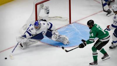 Василевский установил рекорд «Тампы» по победам в плей-офф НХЛ