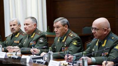 Герасимов заявил, что РФ обеспокоена действиями летчиков НАТО у ее границ