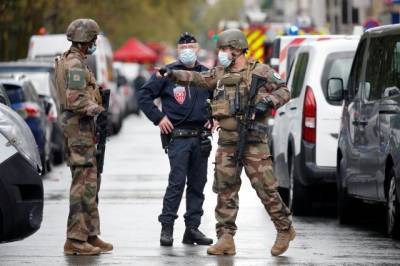 Отпущен один из подозреваемых в нападении у бывшего здания Charlie Hebdo