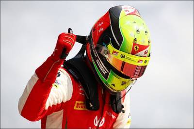 Формула 2: Мик Шумахер выиграл первую гонку в Сочи