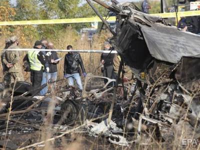 В Украине объявили день траура в связи с крушением самолета Ан-26 в Харьковской области
