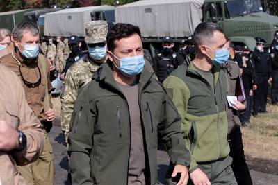 Зеленский объявил о трауре на Украине после посещения места катастрофы Ан-26