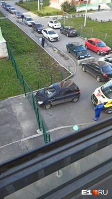 СК проводит проверку по падению женщины из окна в Екатеринбурге