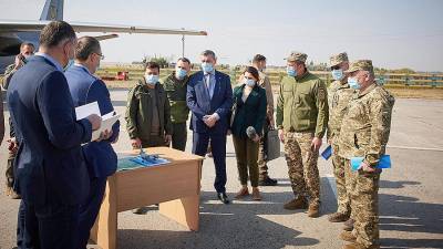 Зеленский навестил в больнице выжившего в крушении Ан-26 курсанта