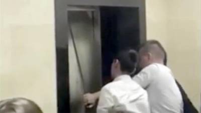 Очевидец рассказал об инциденте с лифтом в московском вузе