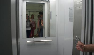 Студентов столичного вуза госпитализировали после ЧП с лифтом