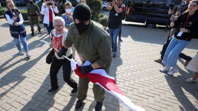 В Минске на женском марше начались задержания
