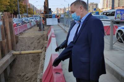Реконструкцию водопровода на Ленинском проспекте завершат почти на полгода раньше
