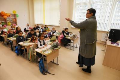 26 школьных классов и один детский сад закрыли на карантин в Петербурге - karpovka.com - Санкт-Петербург