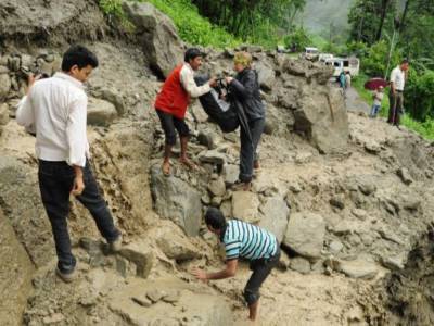 Масштабный оползень в Непале унес жизни 10-ти человек, шесть пропало без вести