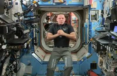 Космонавт рассказал, можно ли с борта МКС прочитать газету на Земле