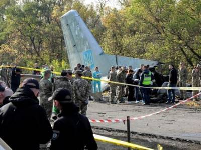 Из-под обломков военного самолета Ан-26 спасатели извлекли «черные ящики»