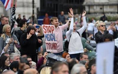 Противники карантина устроили акцию в центре британской столицы