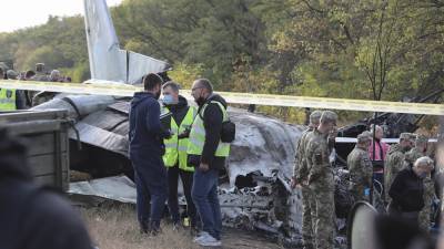 Из самолета АН-26, разбившегося под Харьковом, извлекли черные ящики