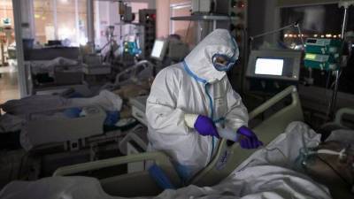В России второй день подряд заболевших коронавирусом больше 7 тысяч человек