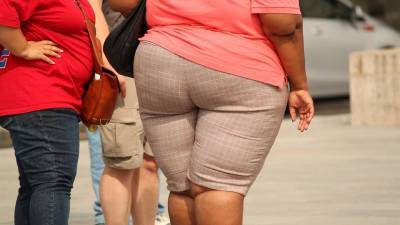 Science: люди с ожирением тяжелее болеют и чаще умирают от ковида