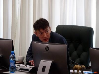 Помощникам депутатов Сахалинской областной думы просят поднять зарплату